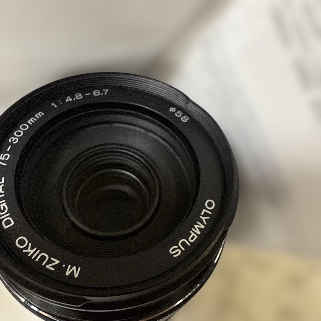 ＯＬＹＭＰＵＳ　ＭＺＤ　ＥＤ７５－３００ｍｍ　Ｆ４．８－６．７Ⅱ