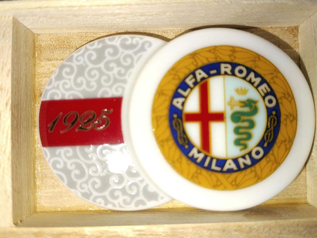 アルファロメオ　オリジナル歴代エンブレム入り美濃焼箸置きセット 9種類