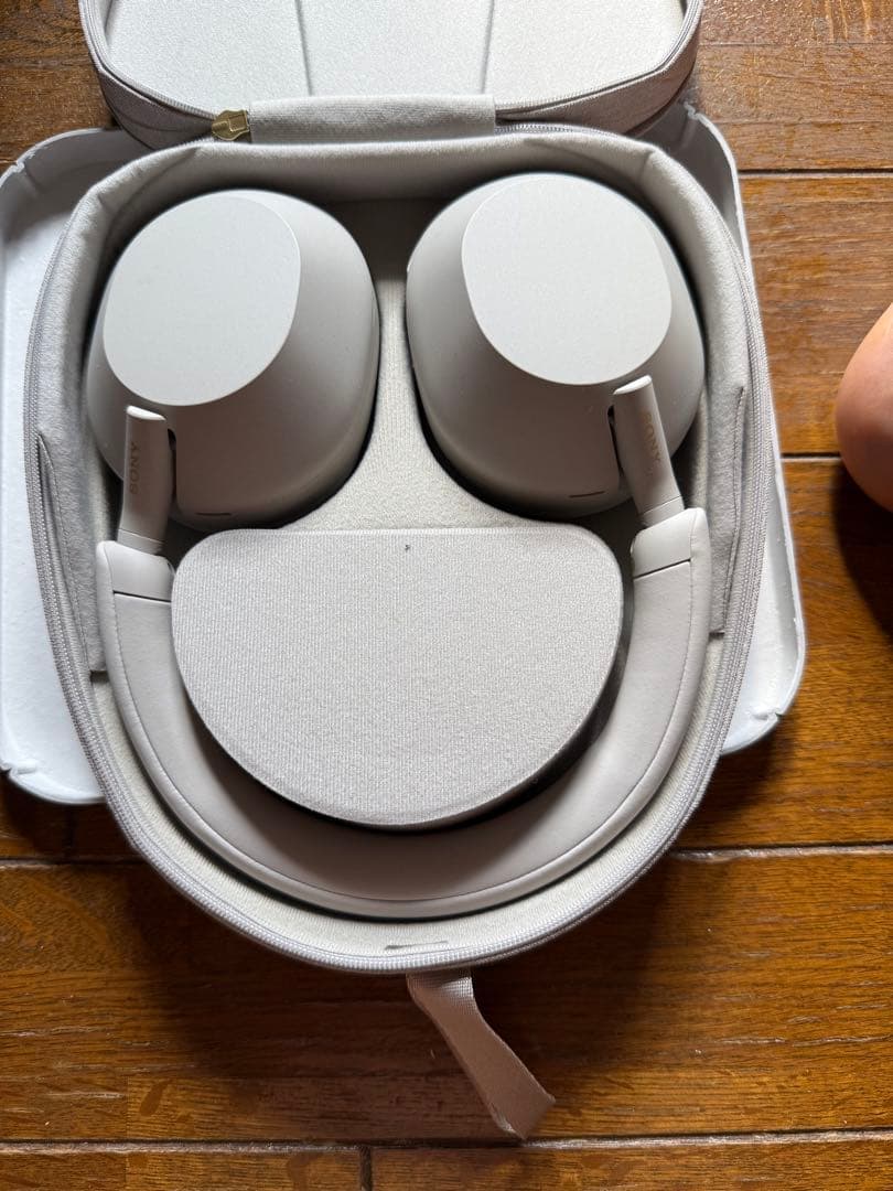 SONYワイヤレスヘッドホン WH-XM5プラチナシルバー