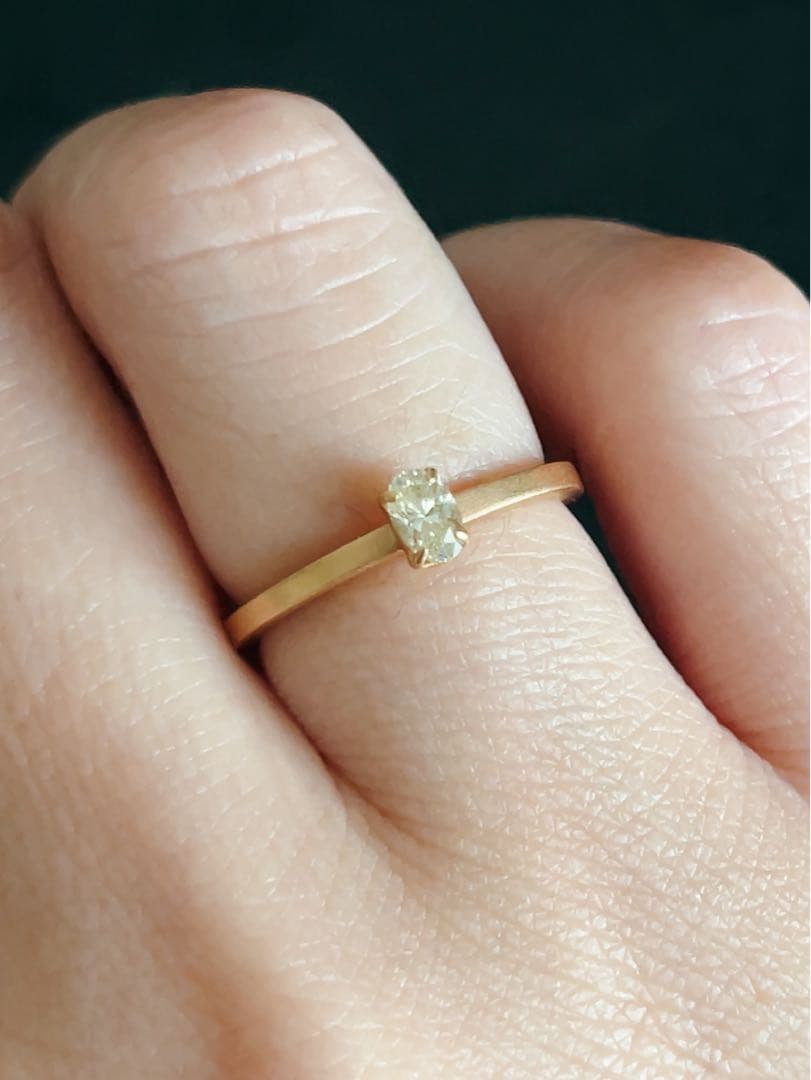 オーバルカット ダイヤモンドリングk18 0.13ct