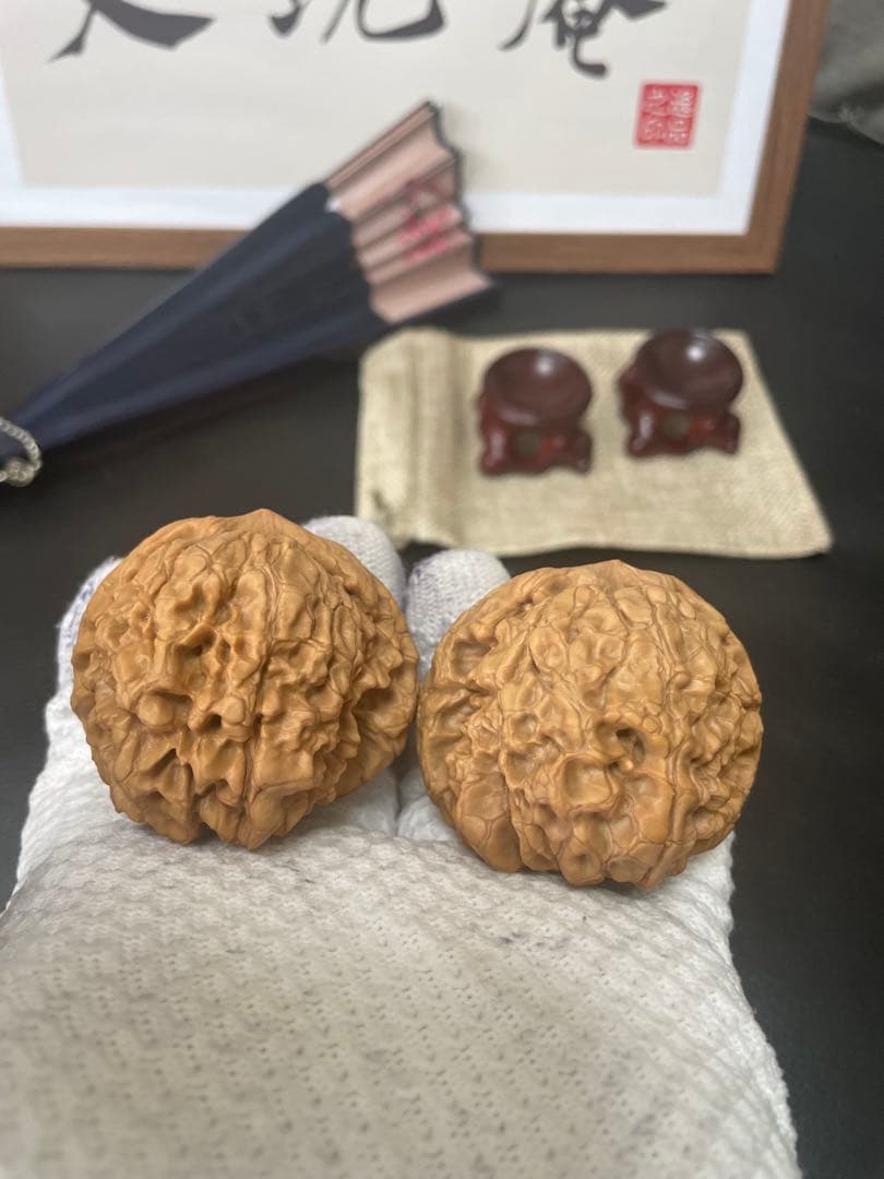 キャニオンページNo.232 と272 遊ぶクルミ　文玩王者 龙鼎 文玩袋