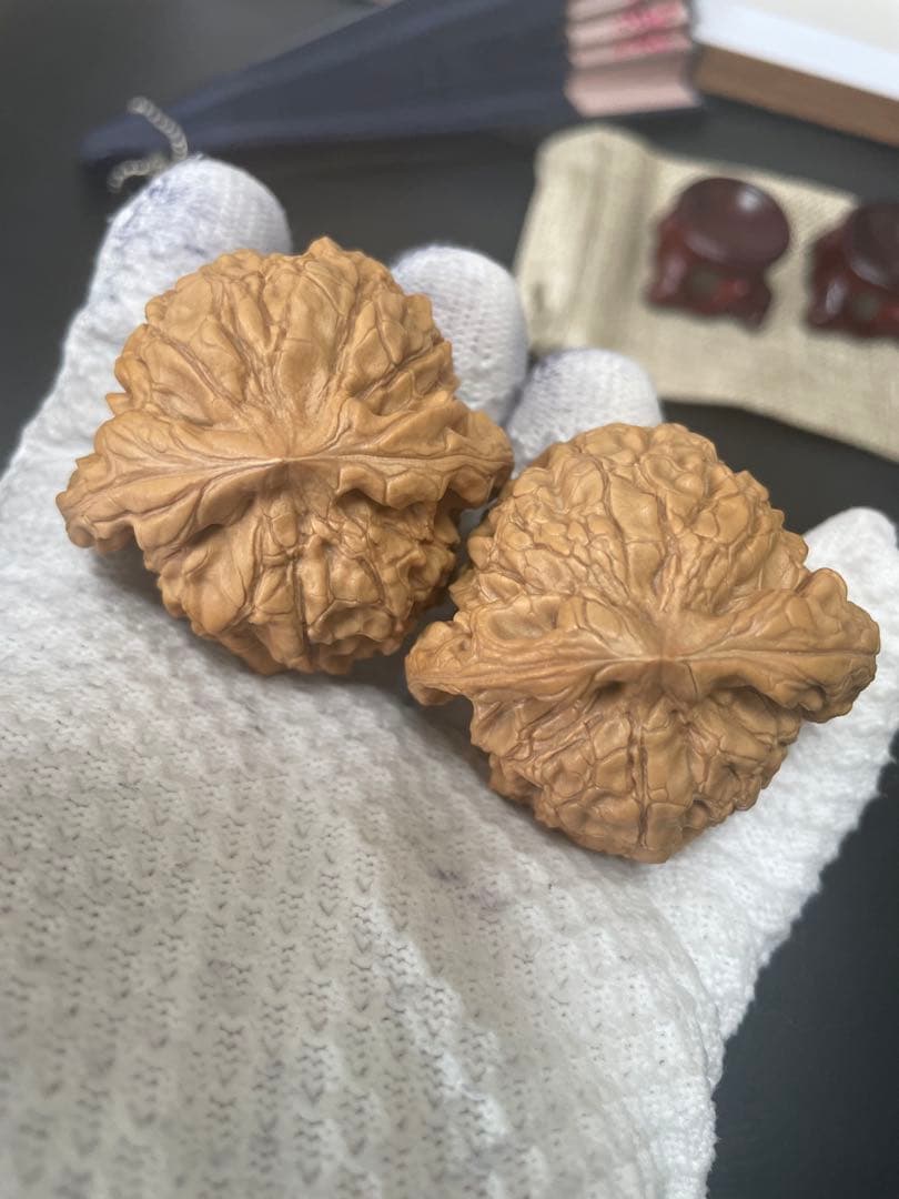 キャニオンページNo.232 と272 遊ぶクルミ　文玩王者 龙鼎 文玩袋