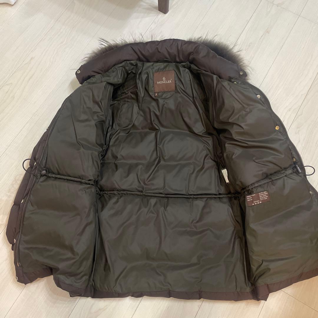 モンクレール ブラウン ダウンジャケット ファー付き