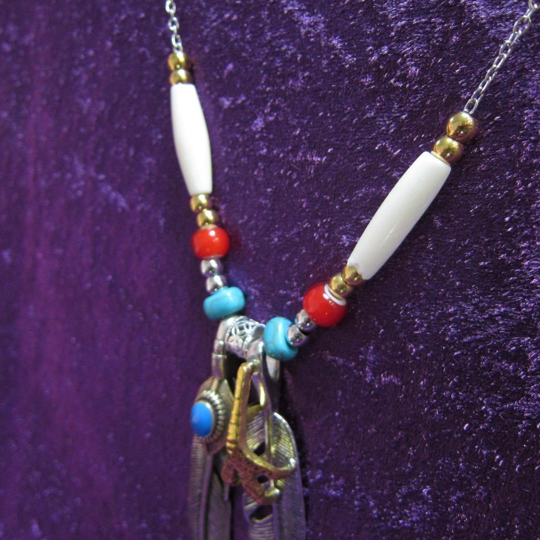 098金爪金縄フェザー、ホワイトハーツ、ターコイズ、バッファローボーンネックレス