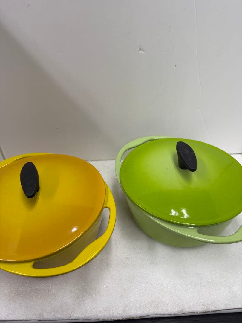 美品　ルクルーゼ　20cmイエローとグリーンの両手鍋セット