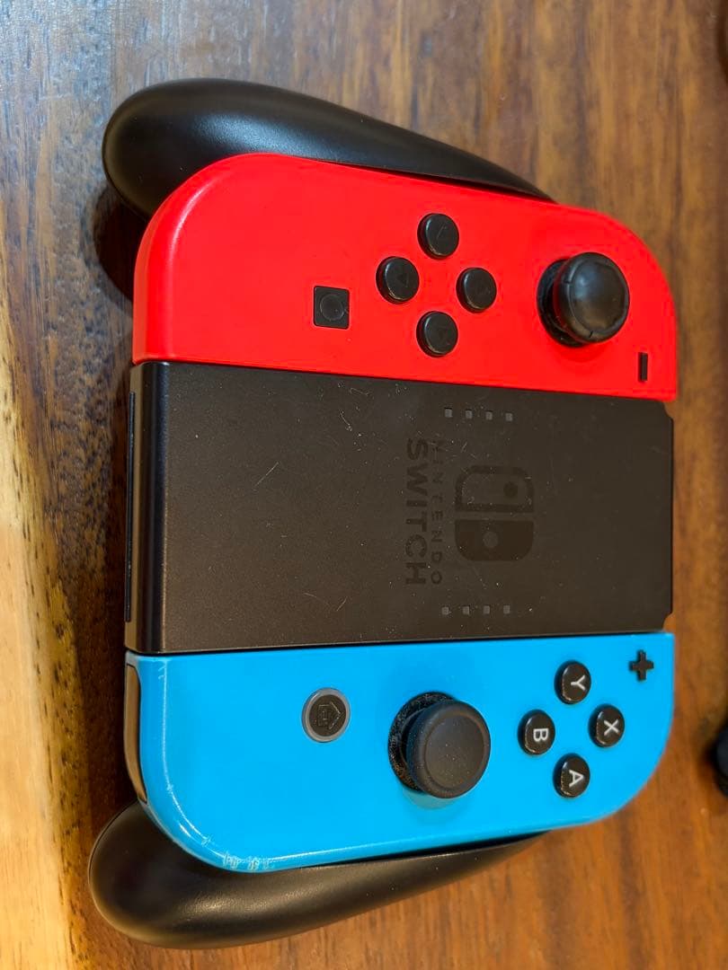 Nintendo Switch 本体 赤・青ジョイコン付き