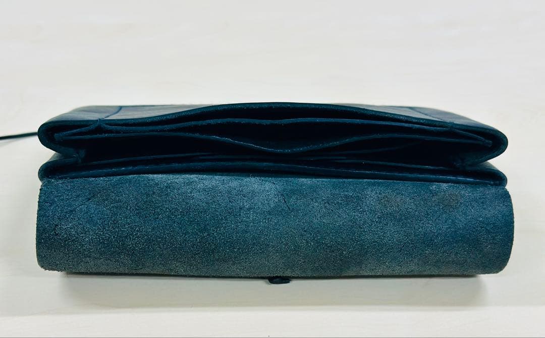 n*a様 【値下げ】paisano パイサーノ　紐留長財布　バケッタレザー 牛革