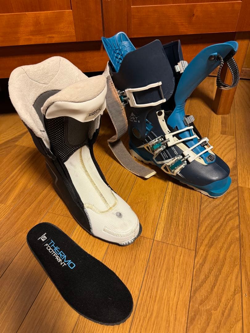 ヨッシー　SALOMON QST PRO 90 W 23.0cm