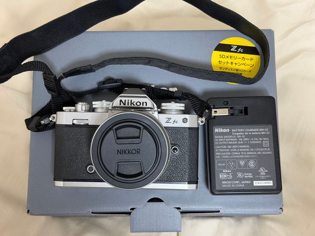 Nikon Z fc ミラーレスカメラ