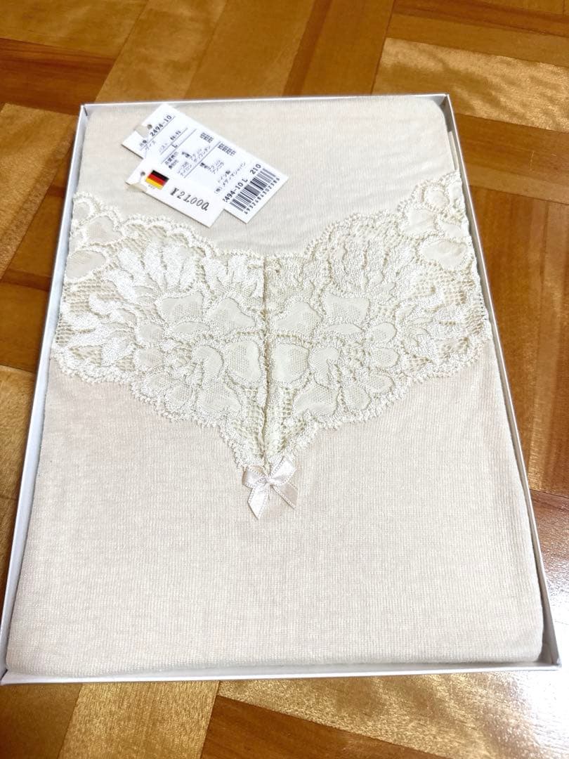 ⭐️専用⭐️MEDIMAレース付 8分袖スリーマLサイズ シルク／アンゴラ 肌着