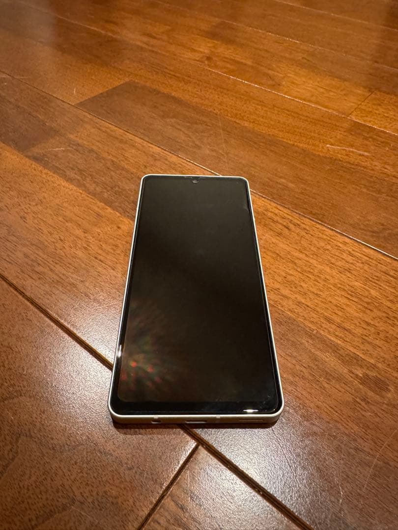 SHARP AQUOS ホワイト 本体