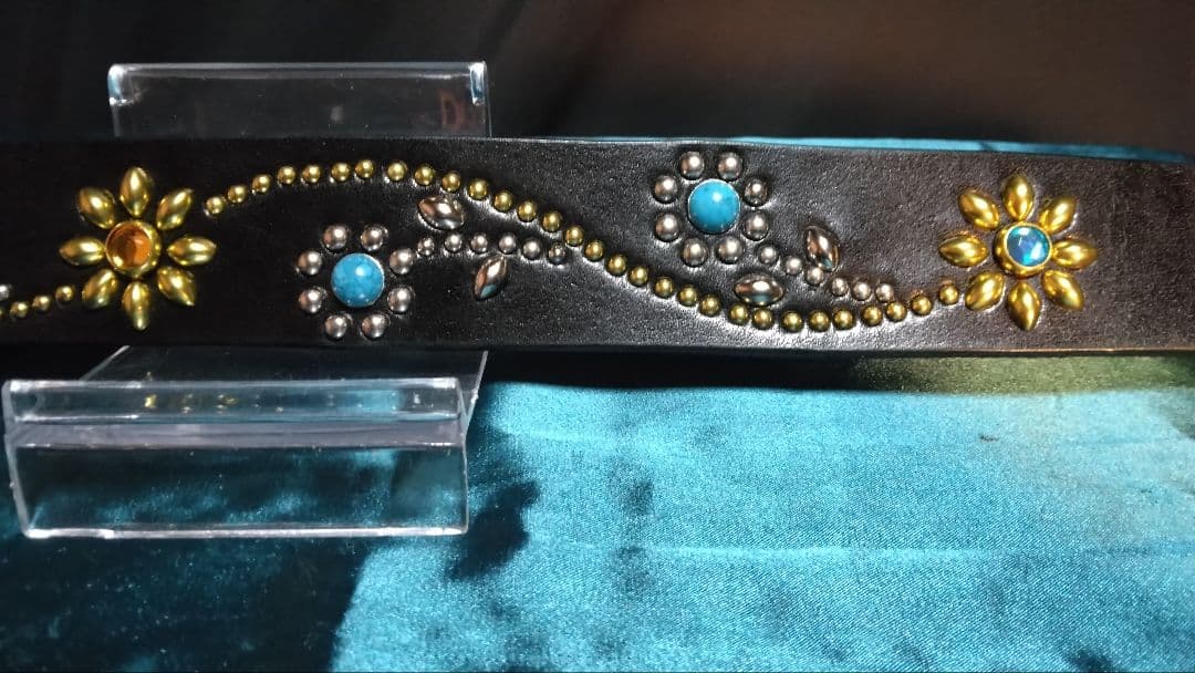 zohi＆フラワー　スタッズベルトブラック　ニッケル＆ブラス