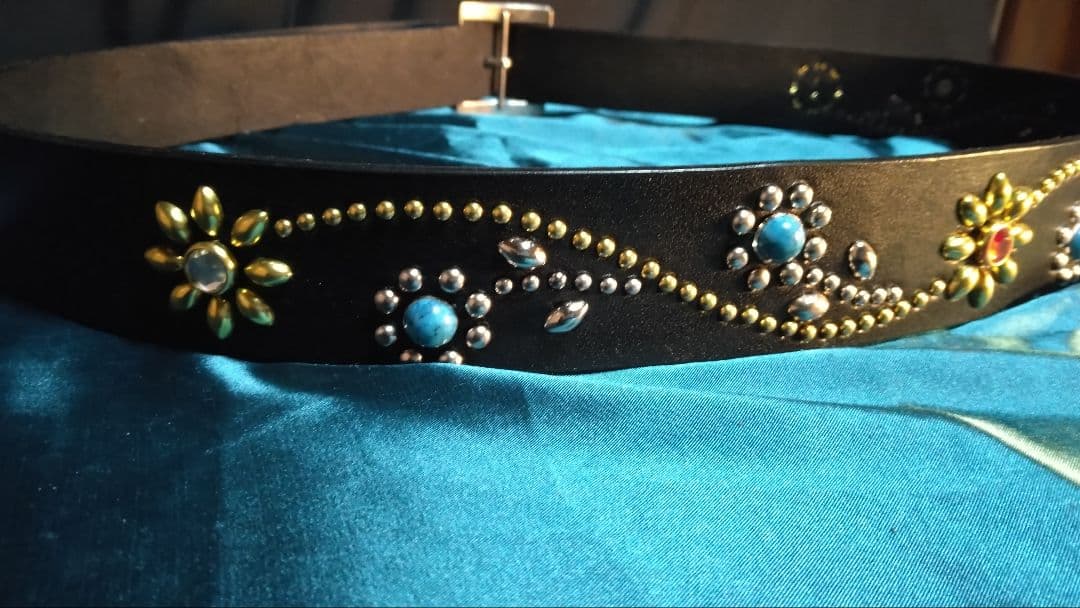 zohi＆フラワー　スタッズベルトブラック　ニッケル＆ブラス