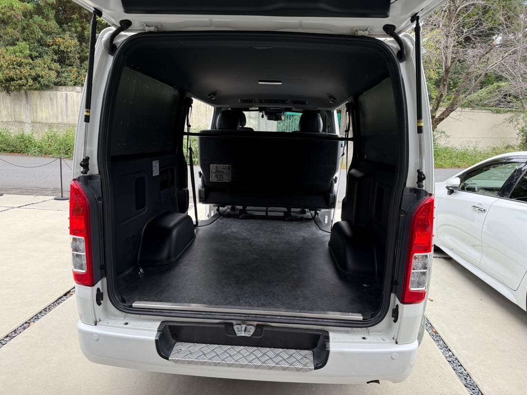 向日葵さん専用　ハイエース SGL ESウィンドウパネル&ヘルメットトレー