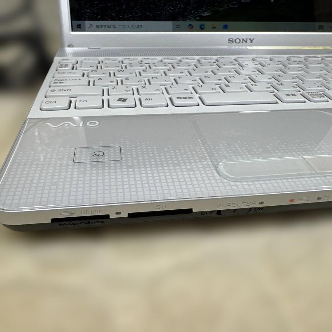 SONY VAIO 15.5インチ ホワイトノートPC