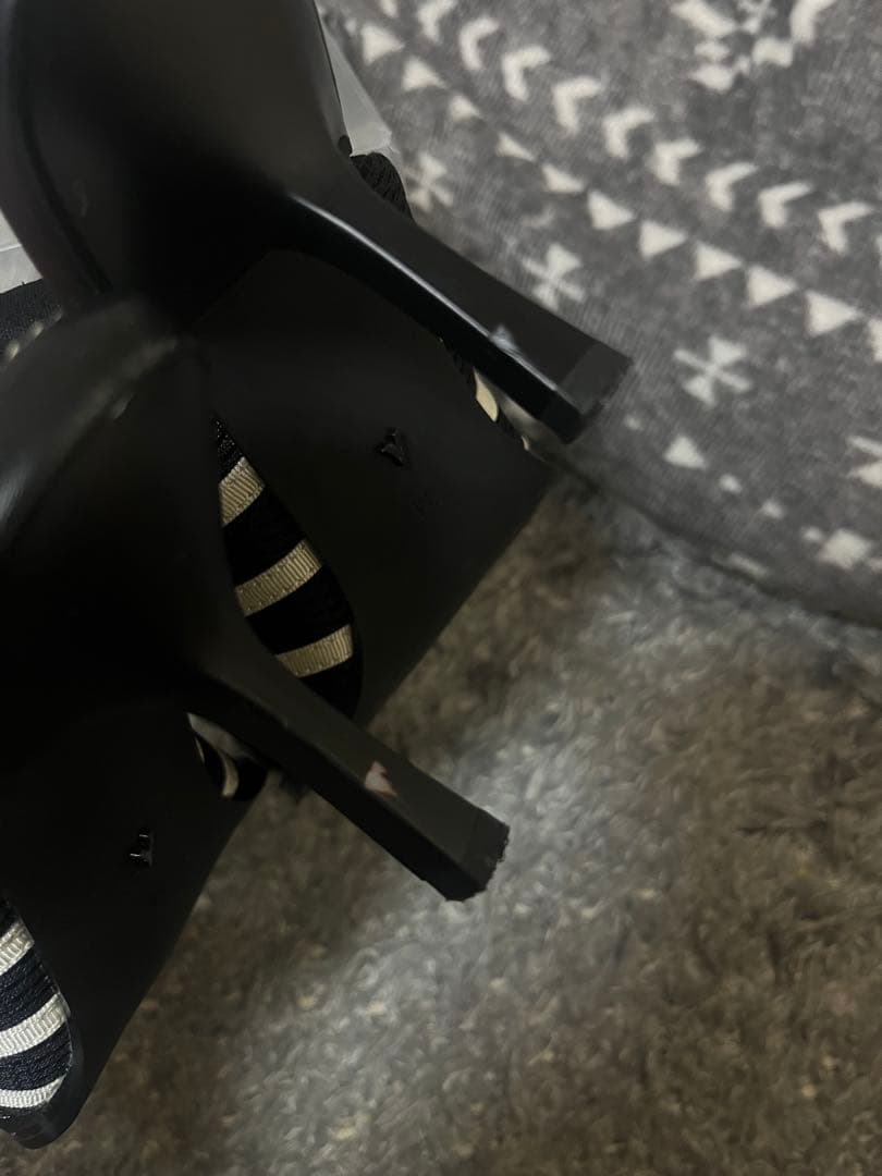 YELLO ブラック ホワイト ストライプ ミュール