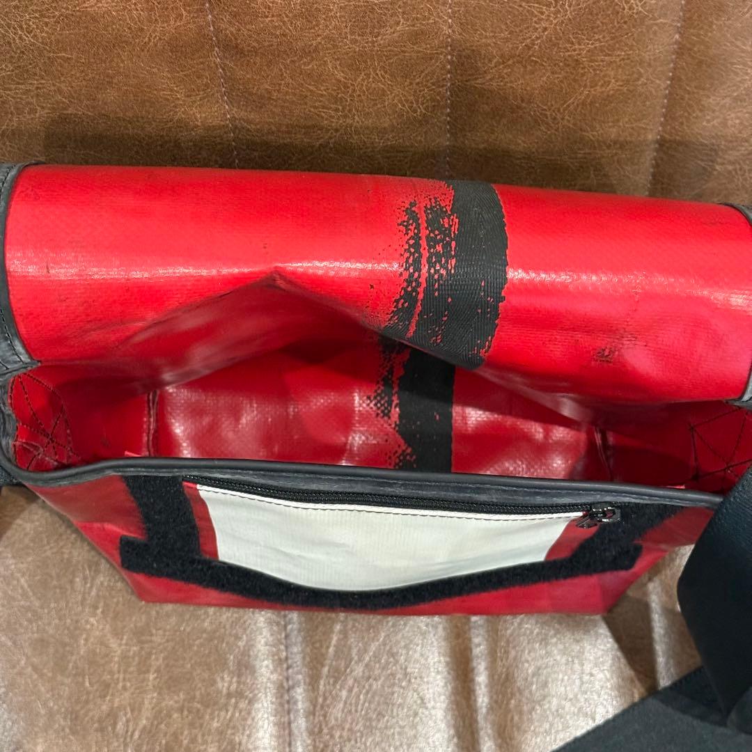 FREITAG メッセンジャーバッグ 赤/白/黒