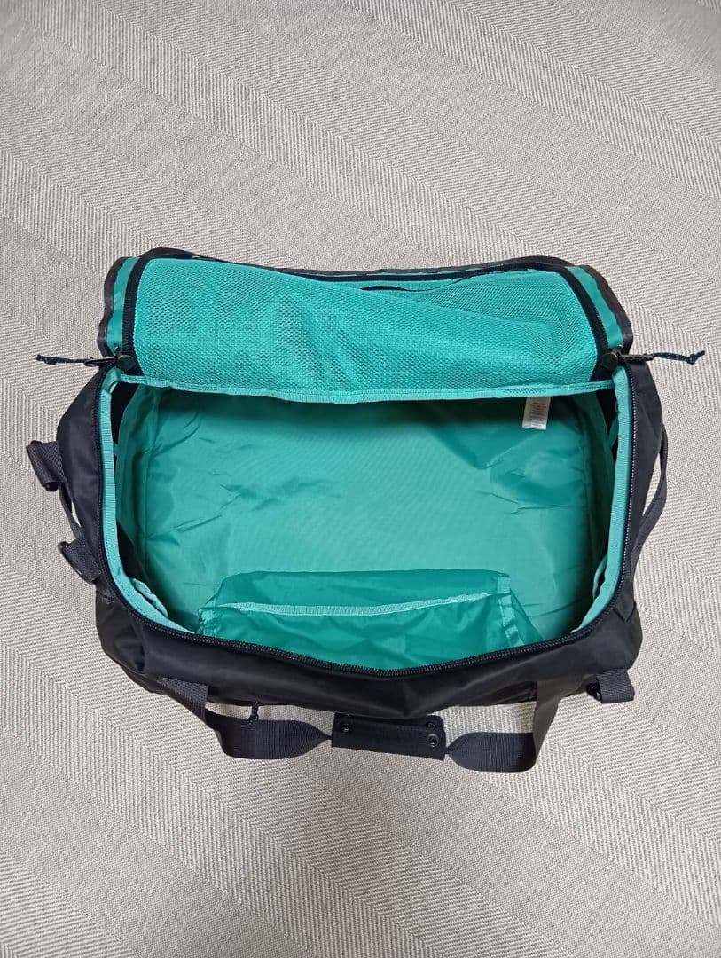 patagonia　ブラックホールダッフル　40Ｌ