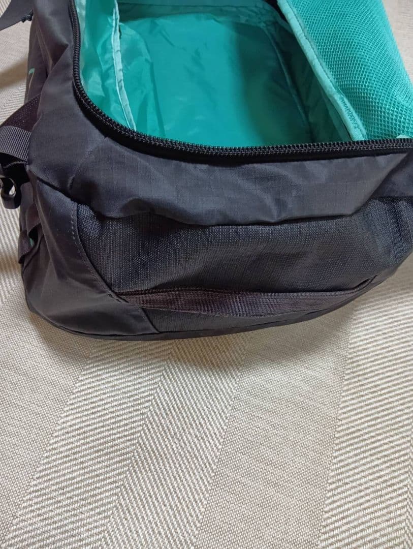 patagonia　ブラックホールダッフル　40Ｌ