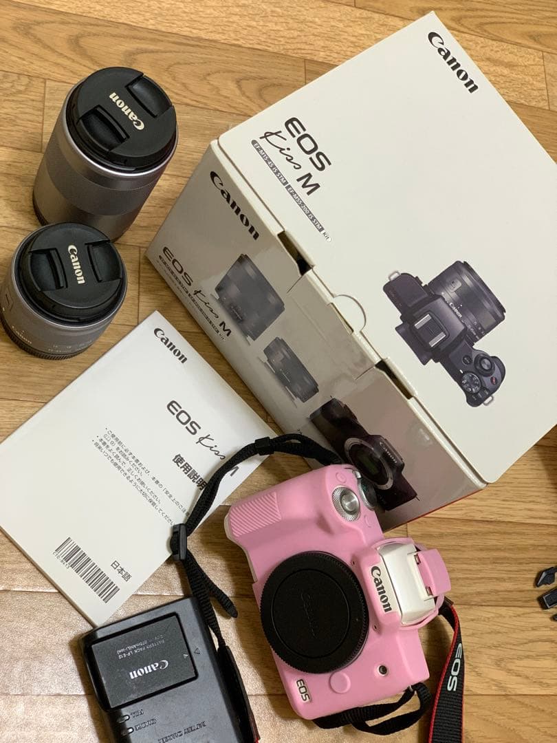 Canon EOS Kiss M ホワイト 2本レンズ付き