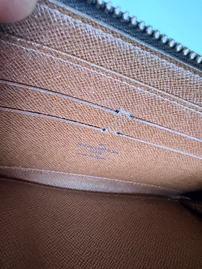 ルイヴィトン　モノグラム　ジッピーウォレット　長財布