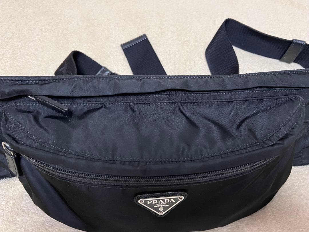 PRADA ボディバッグ　ウェストポーチ　ブラック　正規店修理済み