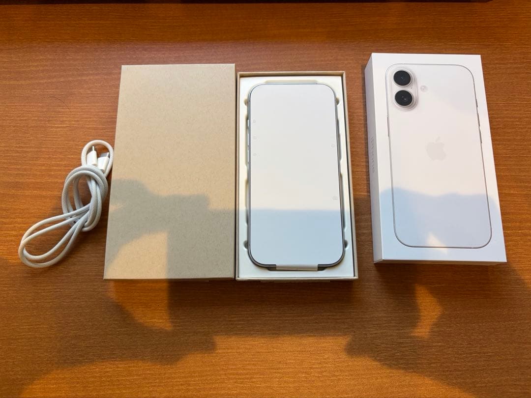 新品未使用品　iPhone 17ホワイト apple care + 即日発送可