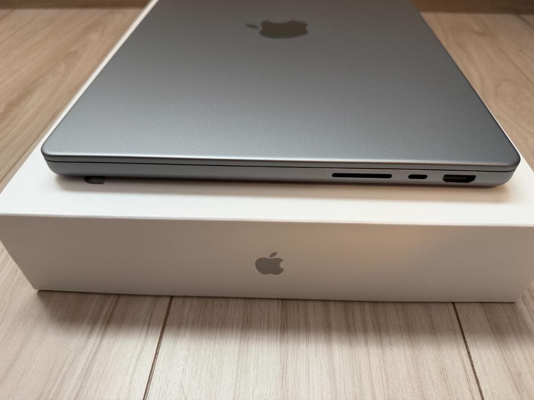 Macbook Pro 14インチ M2 16GB 512GB スペースグレイ
