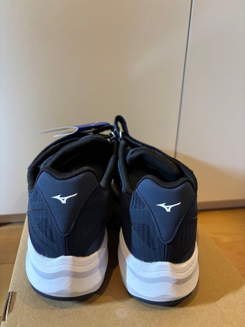 値下げ！【新品未使用】Mizuno トレーニングシューズ ネイビー