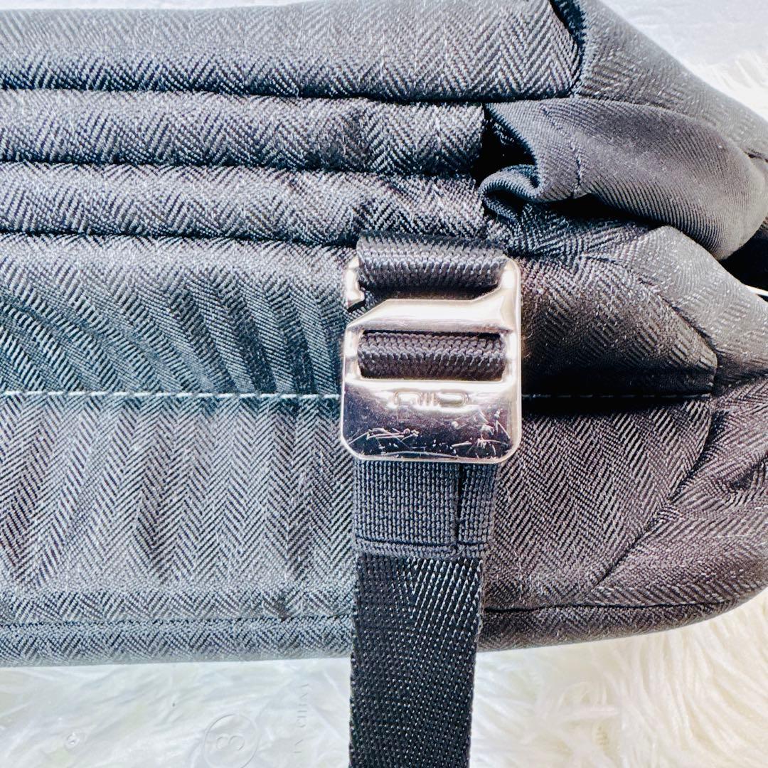 大容量 NIID URBANATURE R1 スリングバッグ ボディバッグ 金具