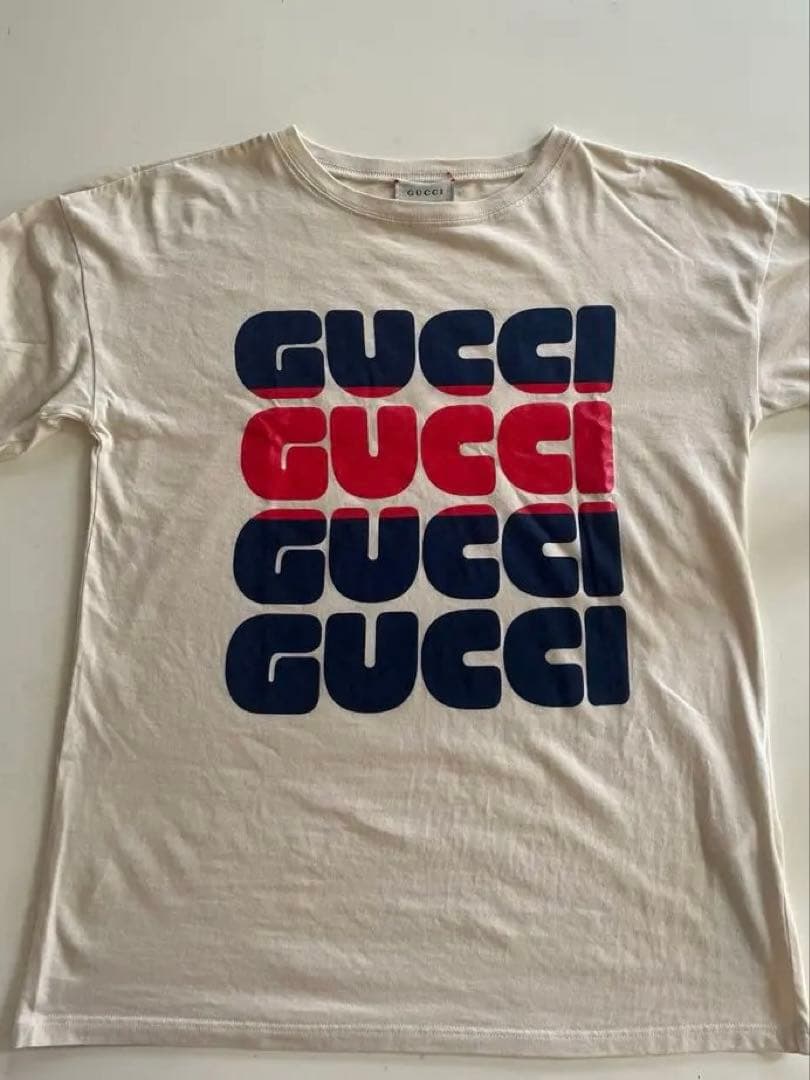 GUCCI ロゴ Tシャツ クリーム色(ジュニア)