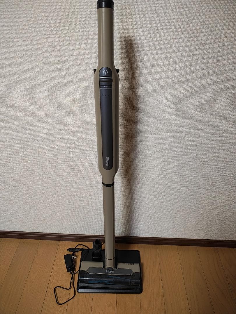 シャーク★コードレスクリーナー★CS100JBR★バッテリー新品と同等★