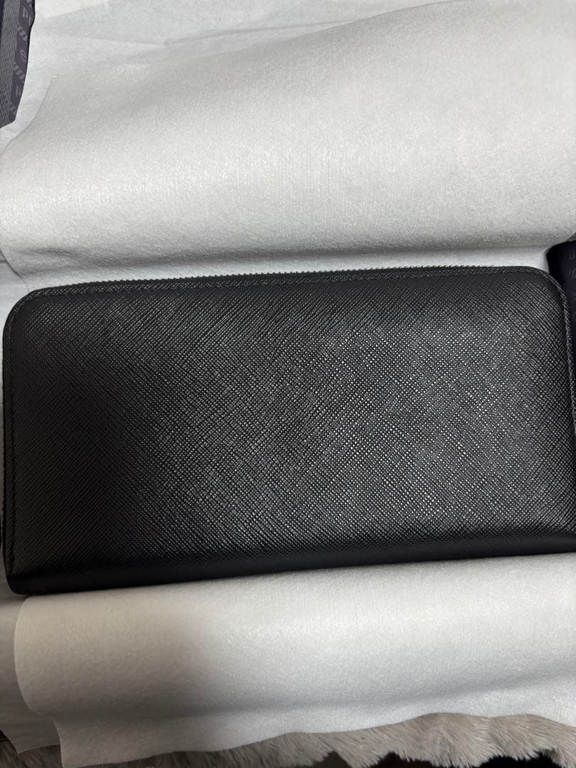 PRADA サフィアーノレザー 長財布 ラウンドファスナー
