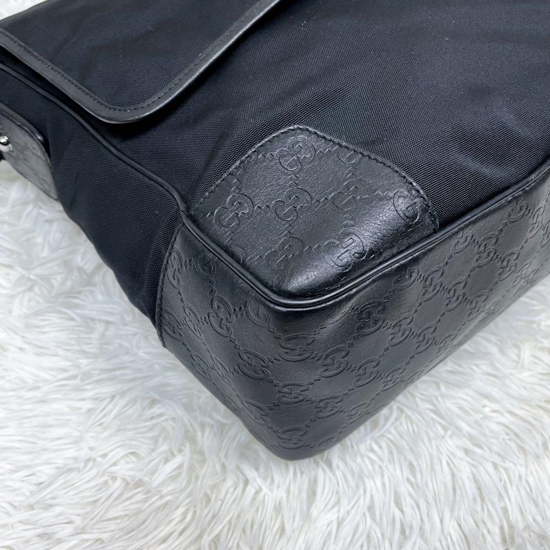 グッチ シマ メッセンジャーバック 大容量 ロゴプレート ショルダーバッグ A4