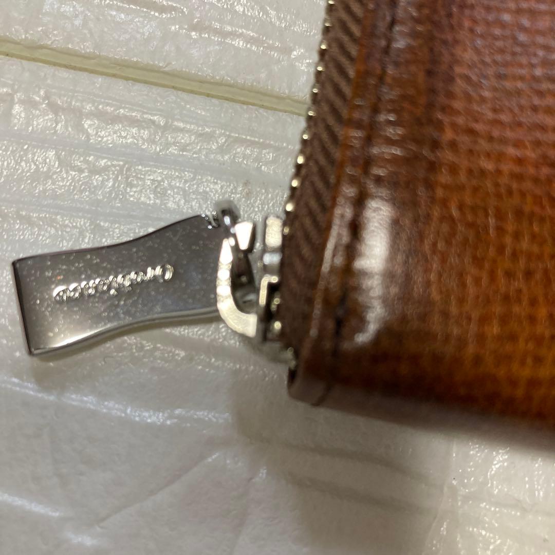 新品オロビアンコ長財布 エンボスロゴ付き