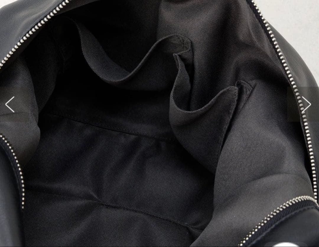 BEARDSLEY 牛皮ボディバッグ