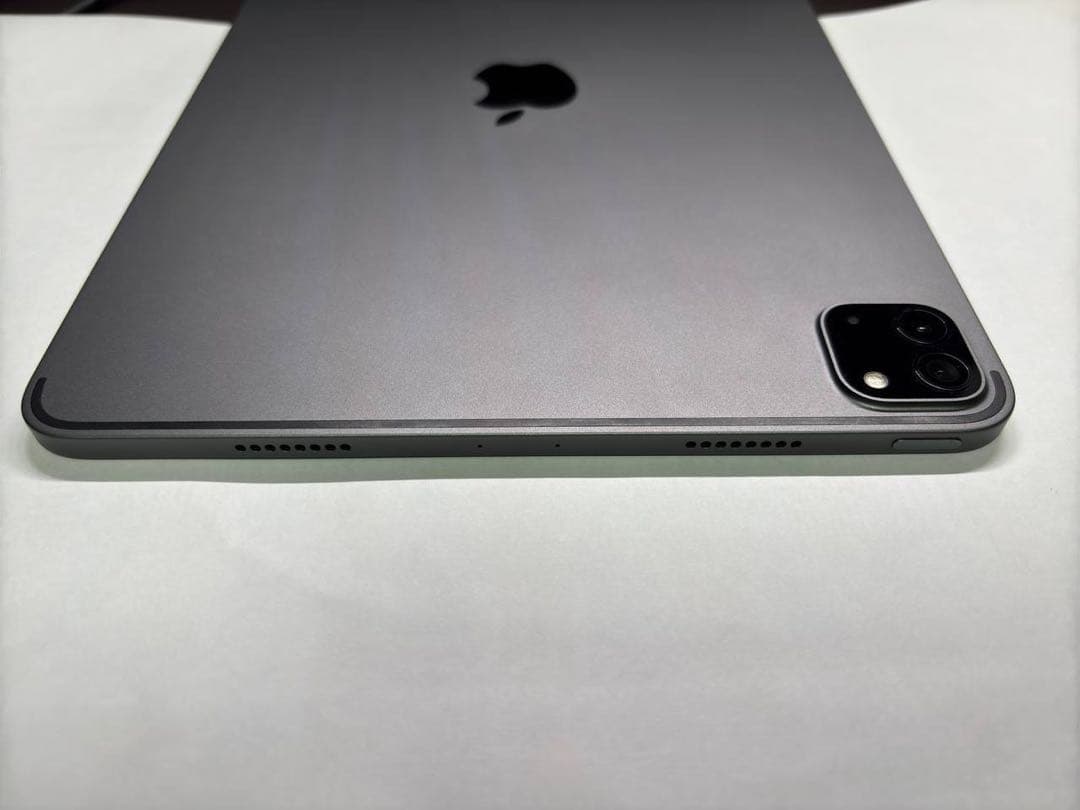 Apple iPad Pro 11インチ(第三世代） 128G 美品