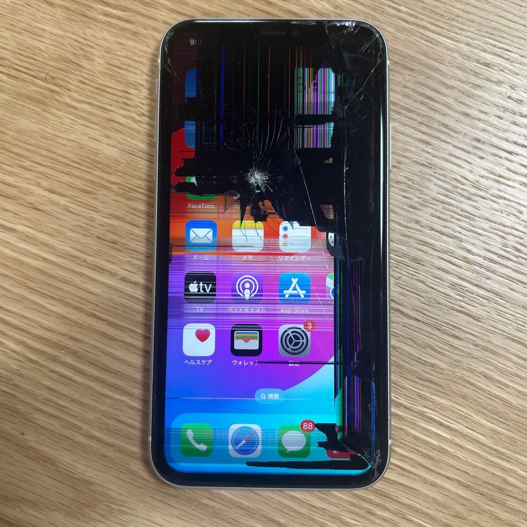 Apple iPhone 11 ホワイト 画面割れ