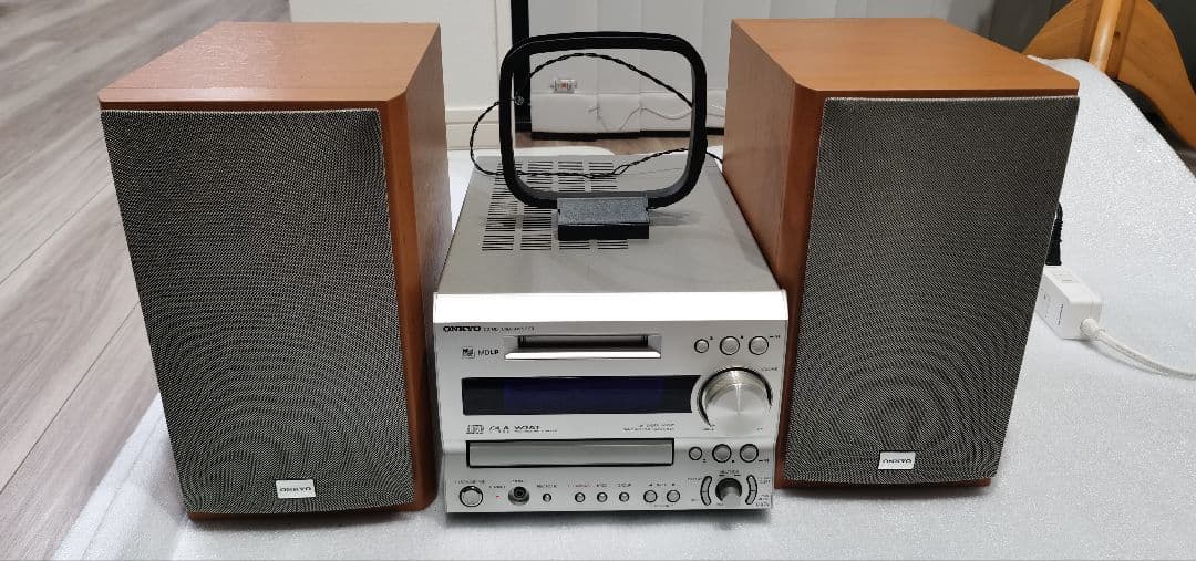 ONKYO CD/MD FR-X7A プレイヤー　スピーカー　ミニコンポ