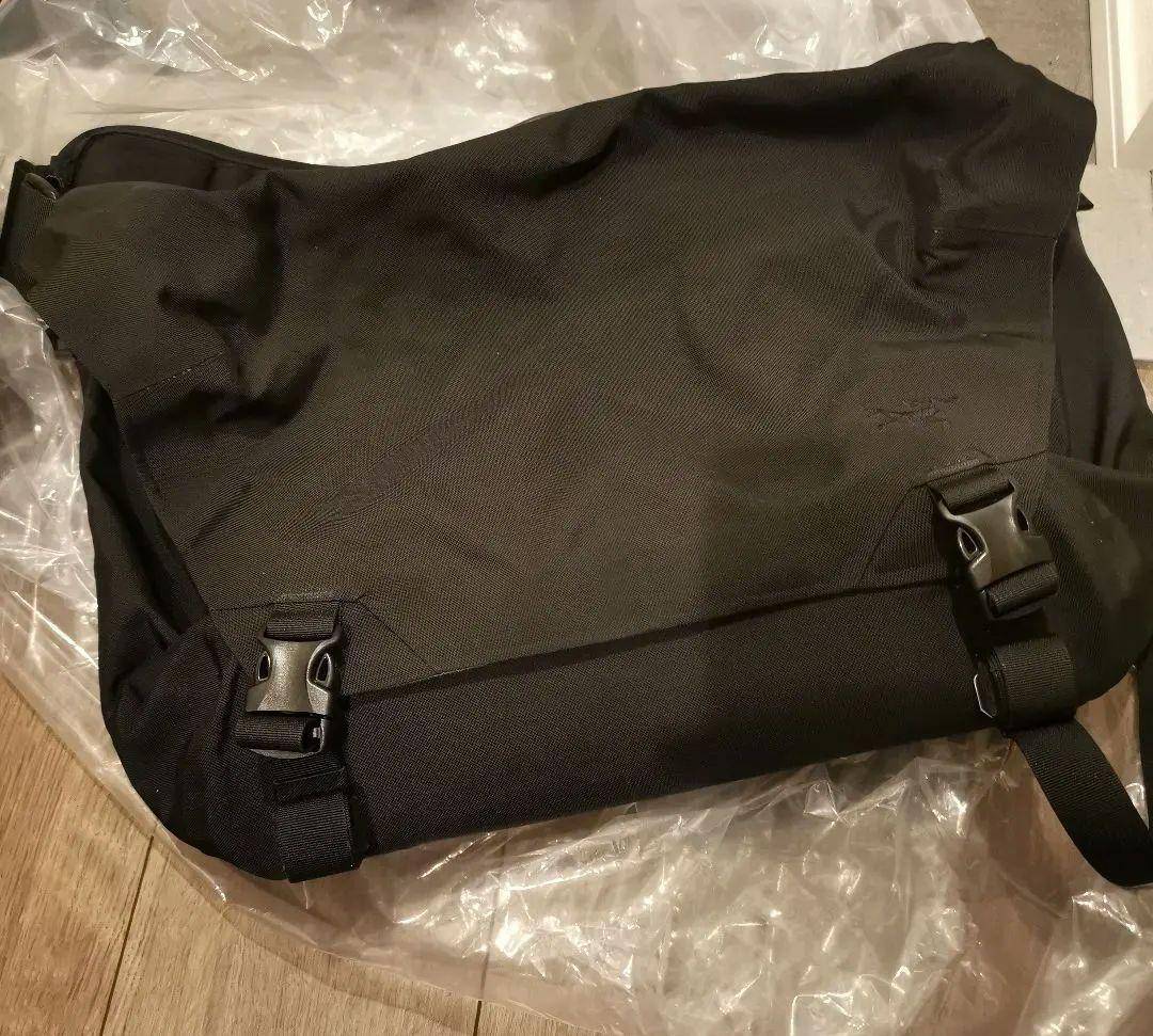 ARC'TERYX LEAF COURIER BAG 15　リーフ