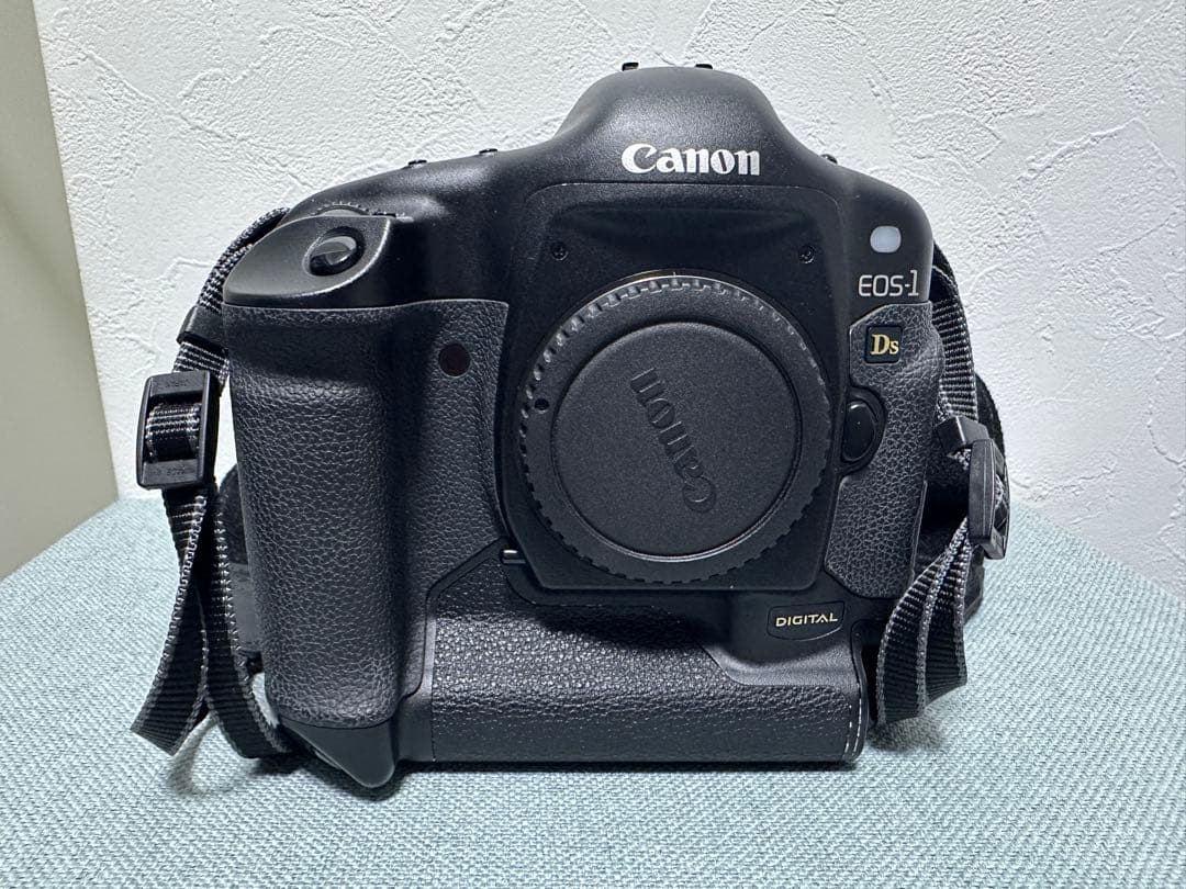 Canon EOS-1Ds デジタル一眼レフカメラ