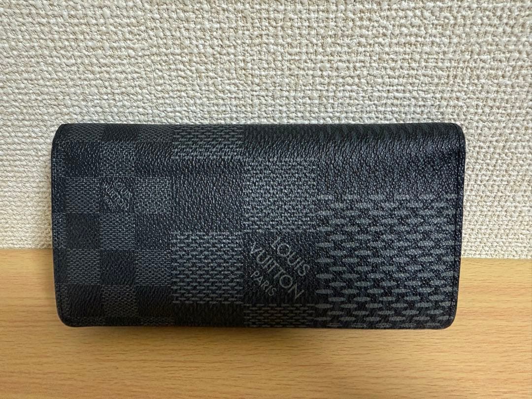 ルイヴィトン　ダミエグラフィット3Dポルトフォイユ・ブラザ
