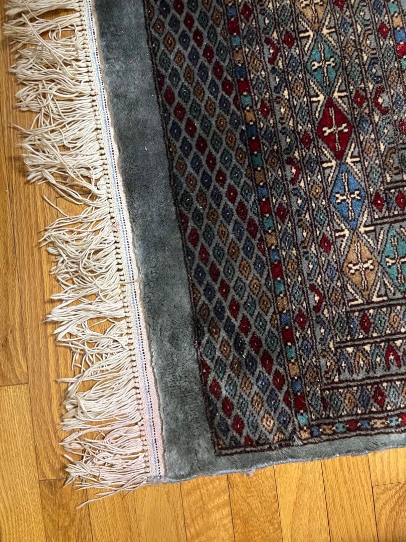 シルク ペルシャ絨毯 156 x 240 cm〔房含まず〕値下しました❣️