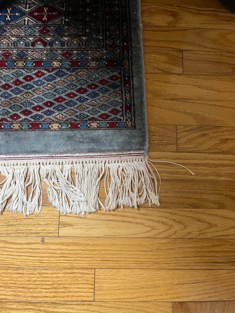 シルク ペルシャ絨毯 156 x 240 cm〔房含まず〕値下しました❣️