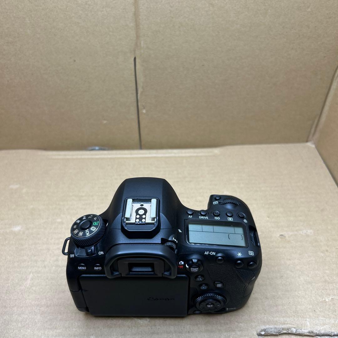 Canon デジタル一眼レフカメラ EOS 6D Mark II ボディー