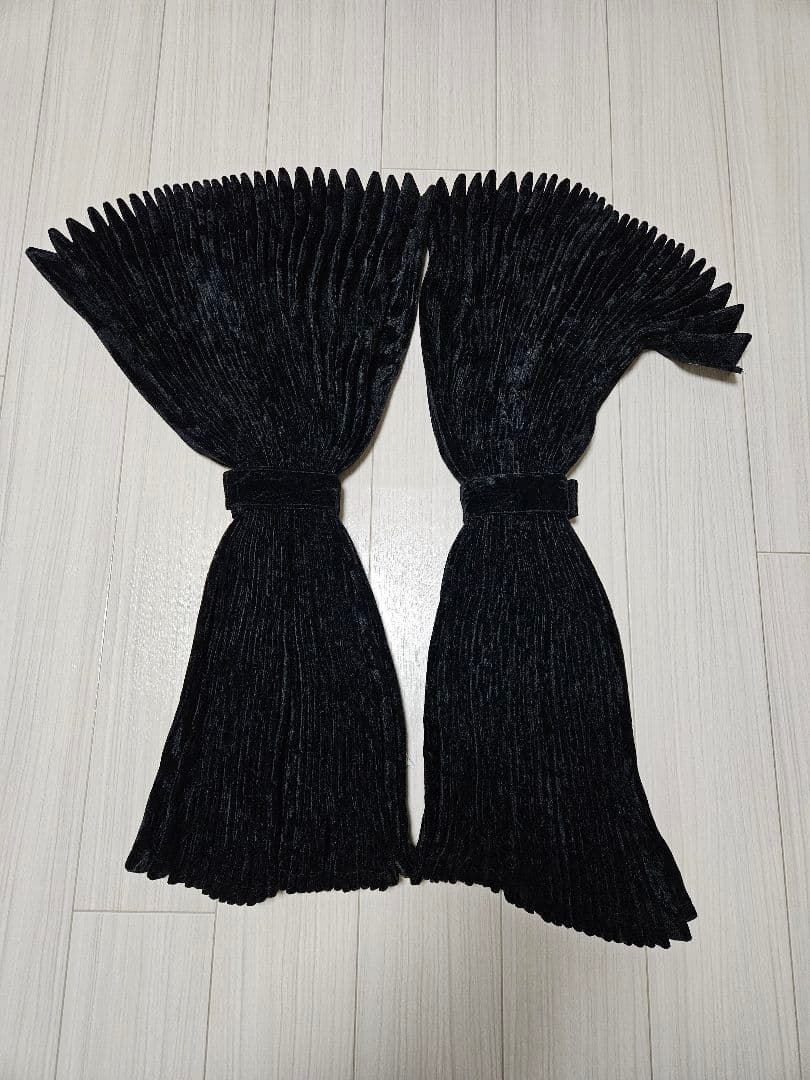 チンチラブラックラウンドカーテン