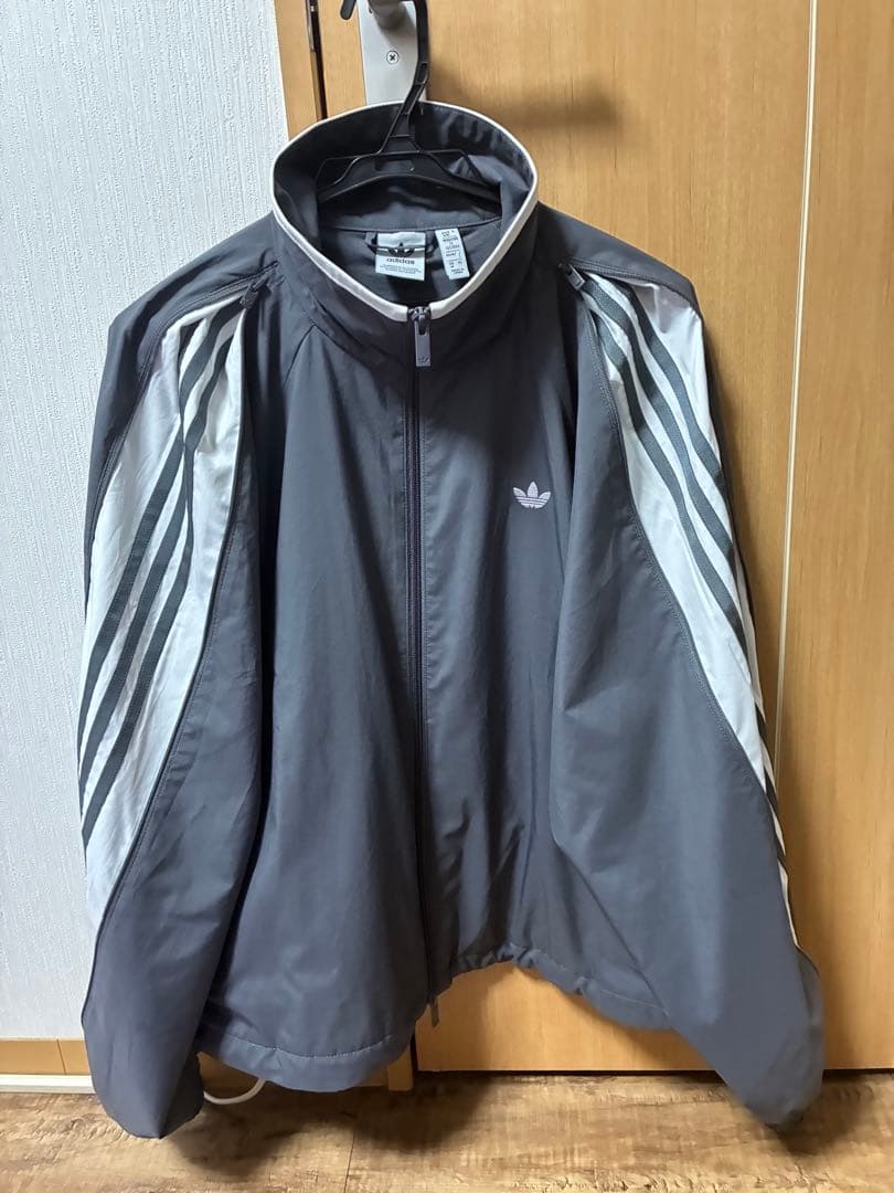 adidas アディレニウムシーズン 3ジップトラックトップ グレー L