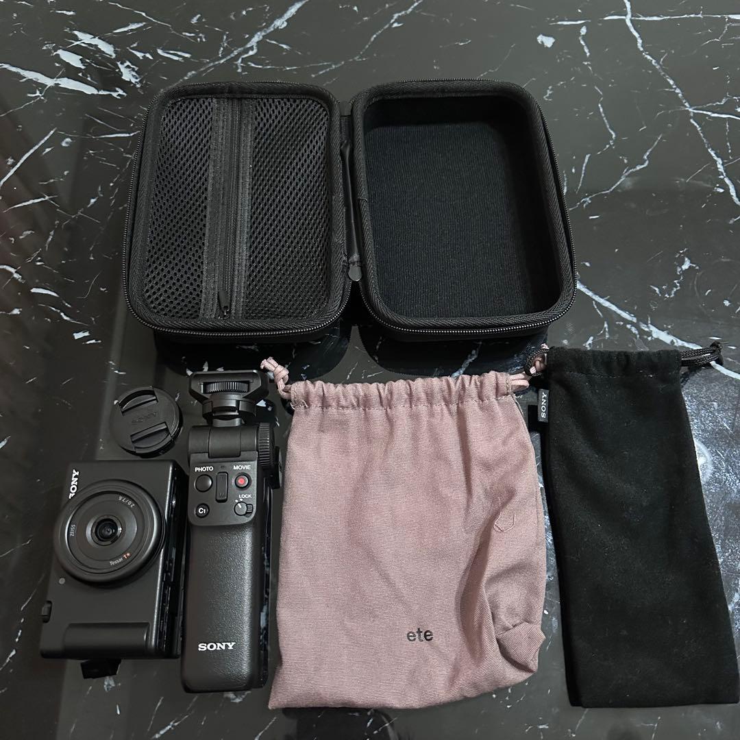 【めねの】SONY VLOGCAM ZV-1Fハンドグリップ・SDカード付