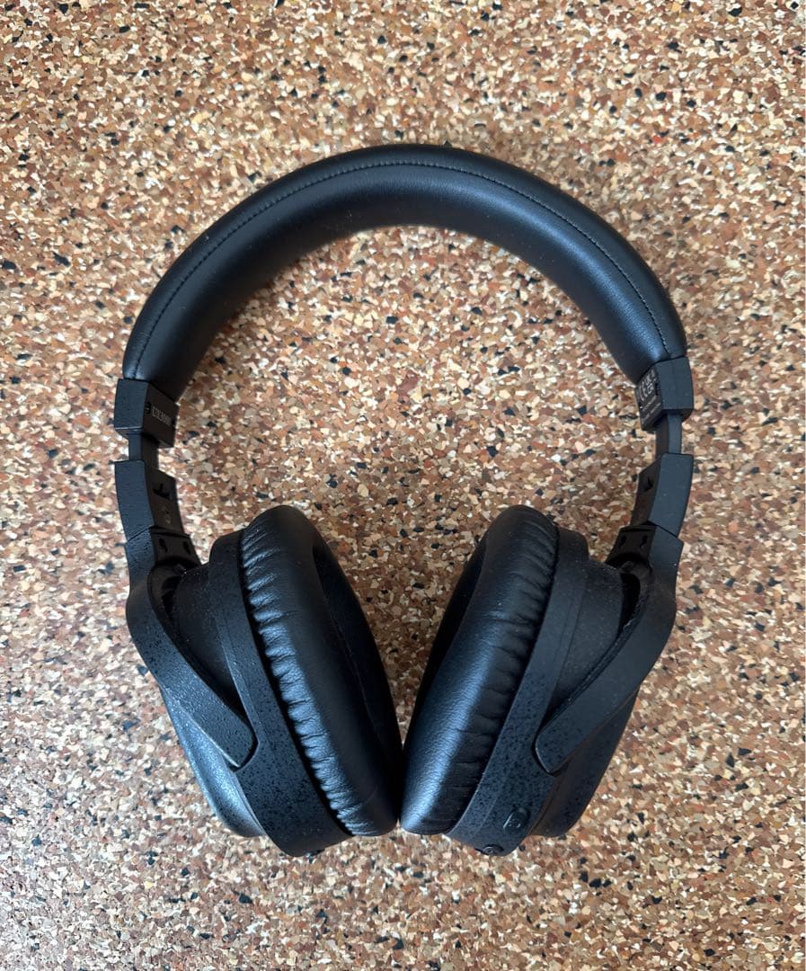 final UX3000 ヘッドホンスタンド付き　ノイズキャンセリング