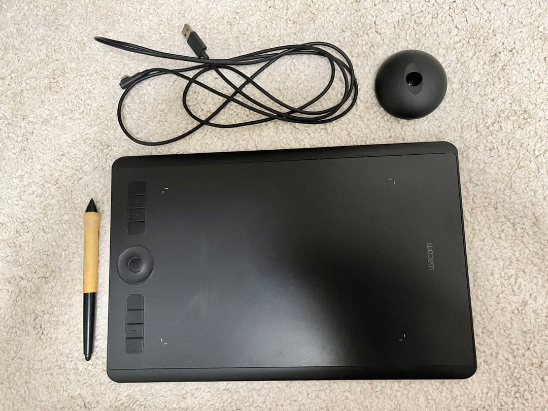 Wacom Intuos Pro Mサイズ（箱無し、替え芯つき）